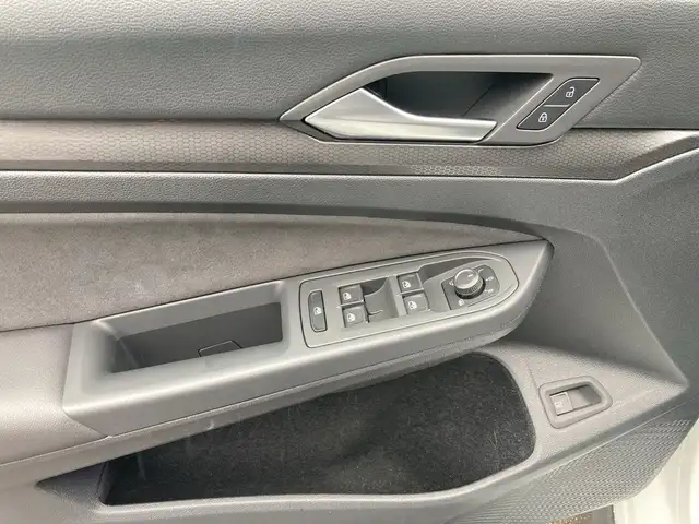Volkswagen Golf view 8