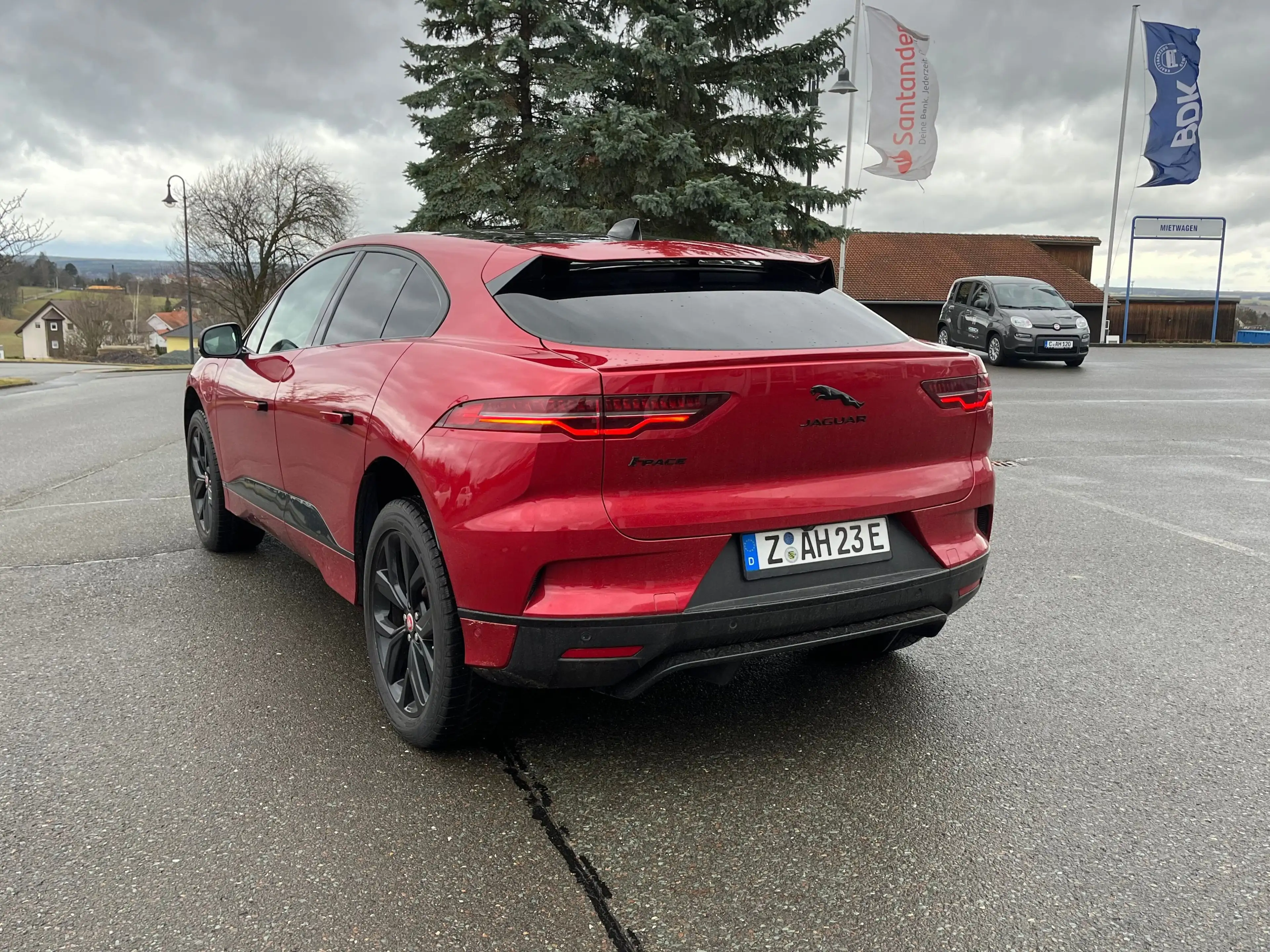 Jaguar I-Pace EV320 SE - LED+SHZ+RFK+LEDER+TEMP+MERIDIAN SOUND — photo 3