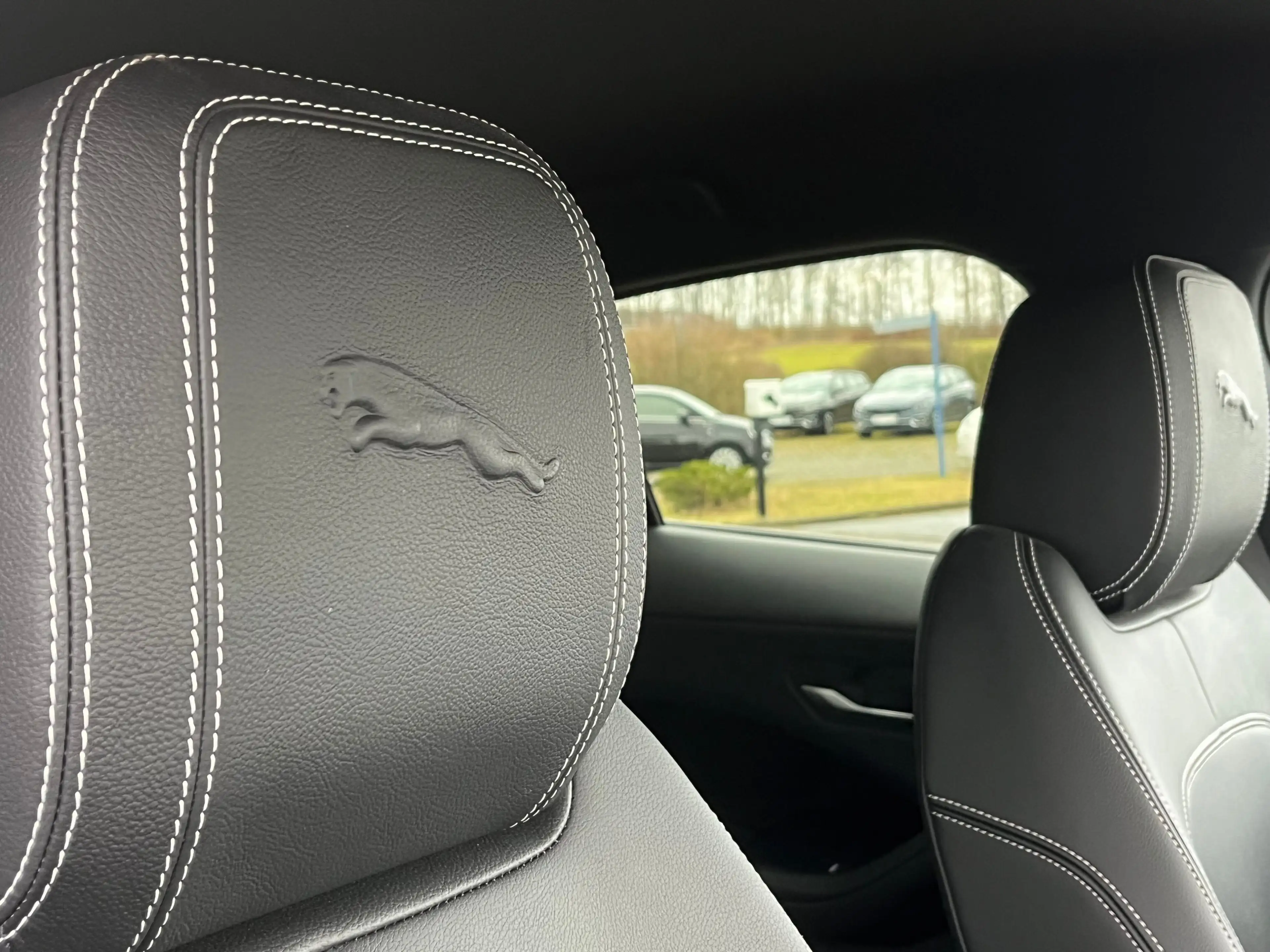 Jaguar I-Pace EV320 SE - LED+SHZ+RFK+LEDER+TEMP+MERIDIAN SOUND — photo 10