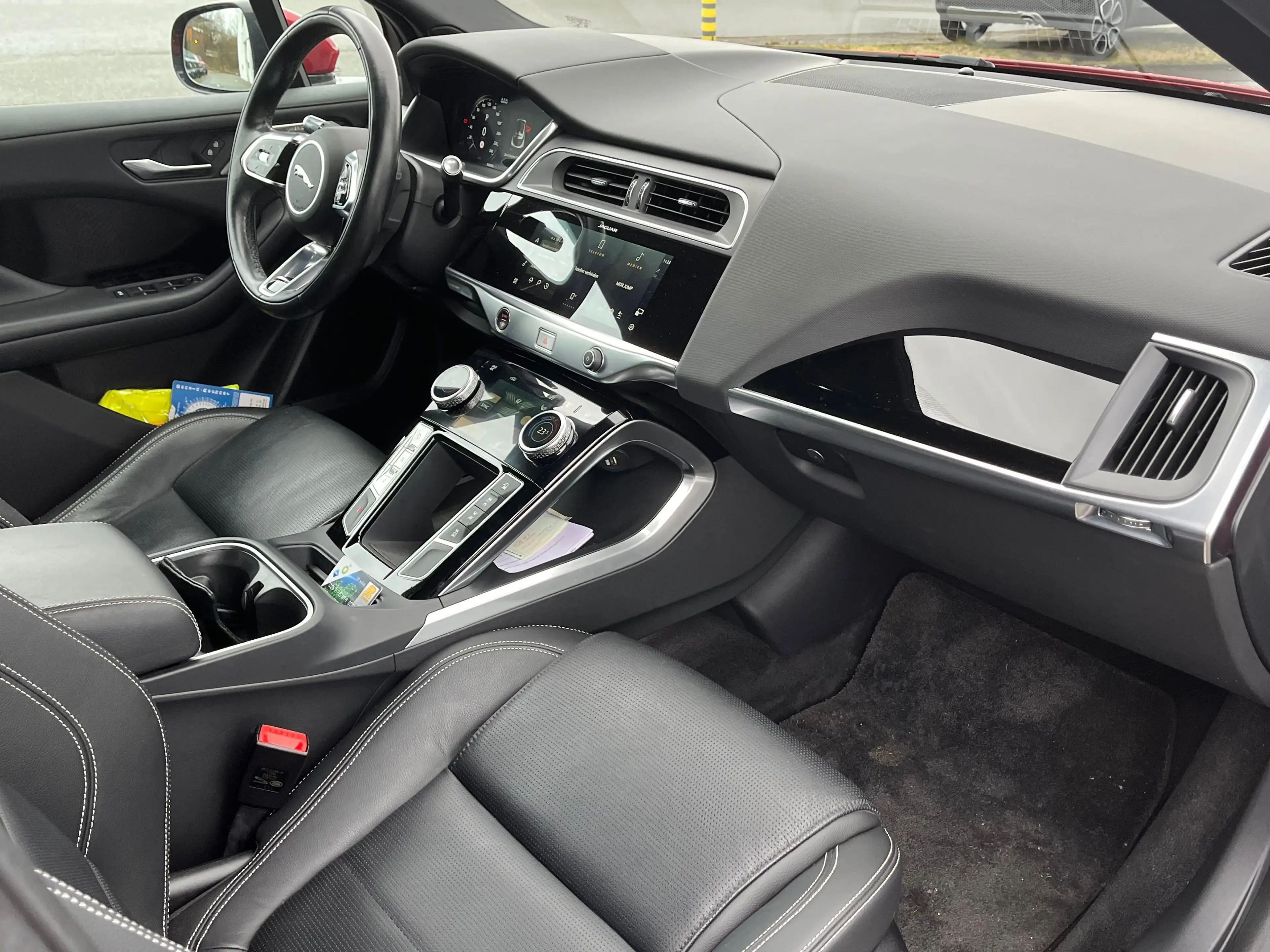 Jaguar I-Pace EV320 SE - LED+SHZ+RFK+LEDER+TEMP+MERIDIAN SOUND — photo 8