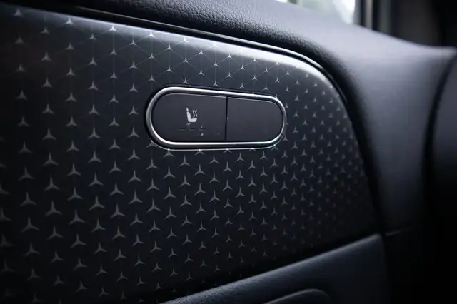 Mercedes-Benz Gla view 13