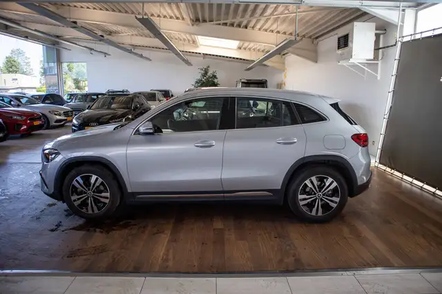 Mercedes-Benz Gla view 6