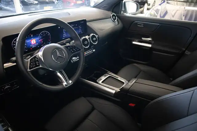 Mercedes-Benz Gla view 9