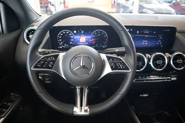 Mercedes-Benz Gla view 10