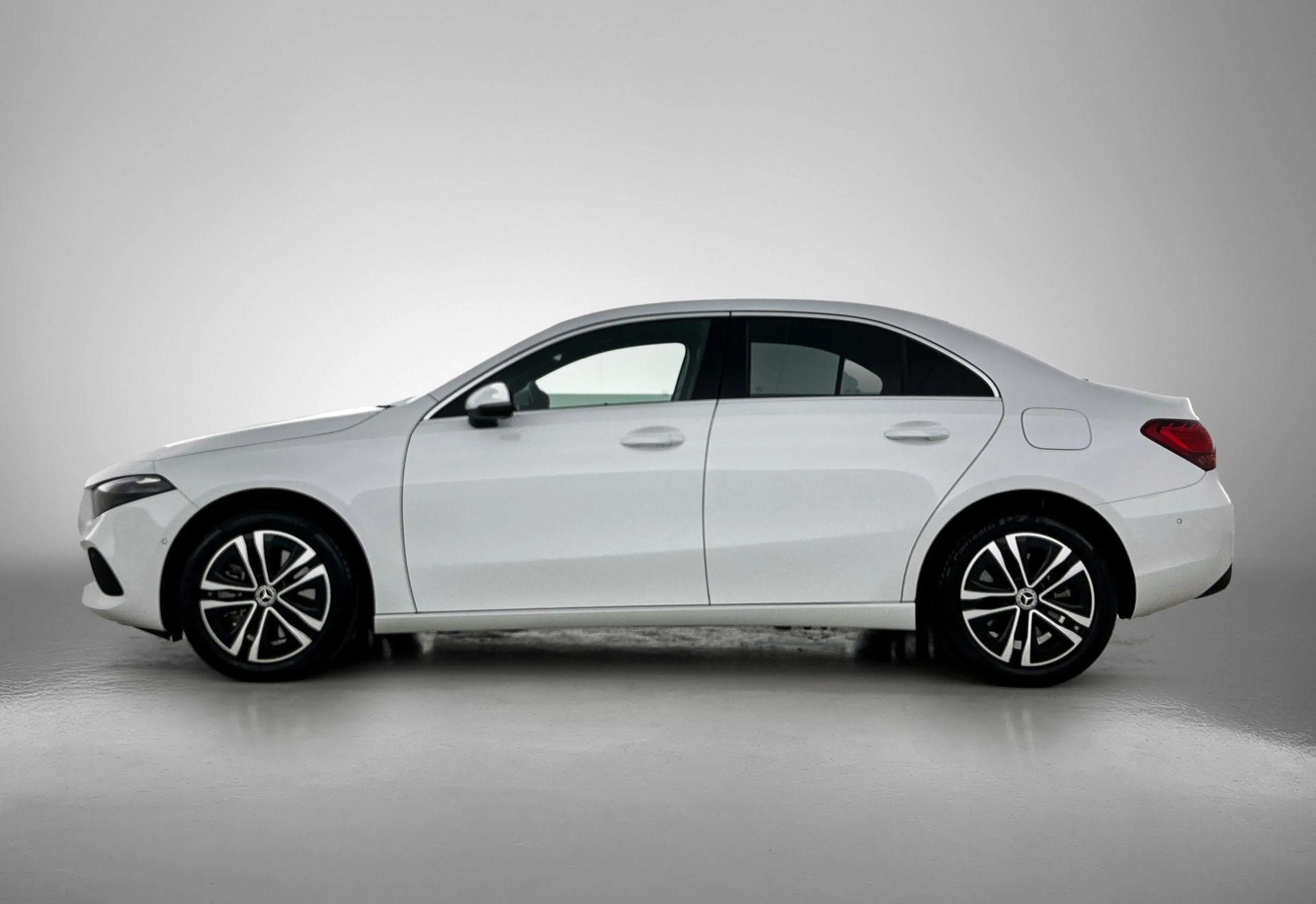 Mercedes-Benz A 250 e Berline Business Line | Verwarmde Zetels | Navig — photo 6