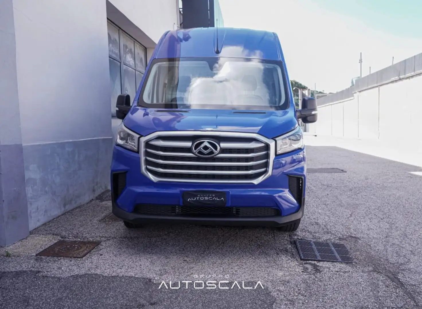 Maxus Deliver 9 2.0 CRDI 150CV RWD L3 H2 Furgone Blau - 2