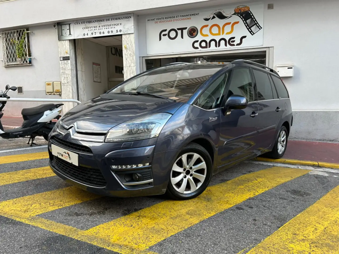 Citroen Grand C4 Picasso 1.6 E-HDI 110 FAP EXCLUSIVE BMP6 7PL Grau - 1