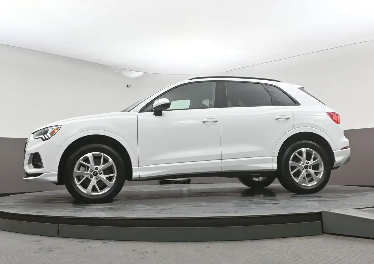 Audi Q3 снимка Audi Q3