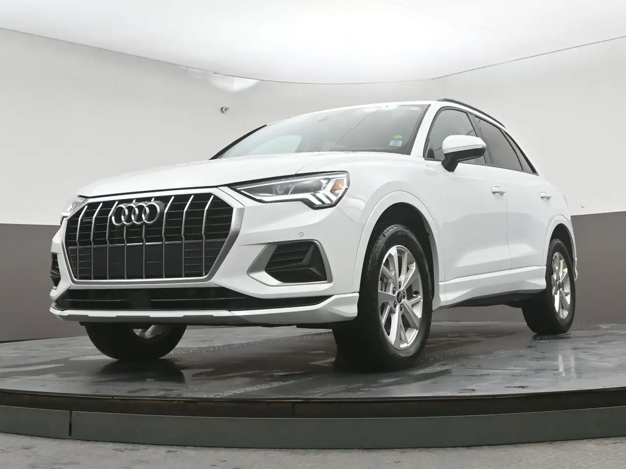 Audi Q3 снимка Audi Q3