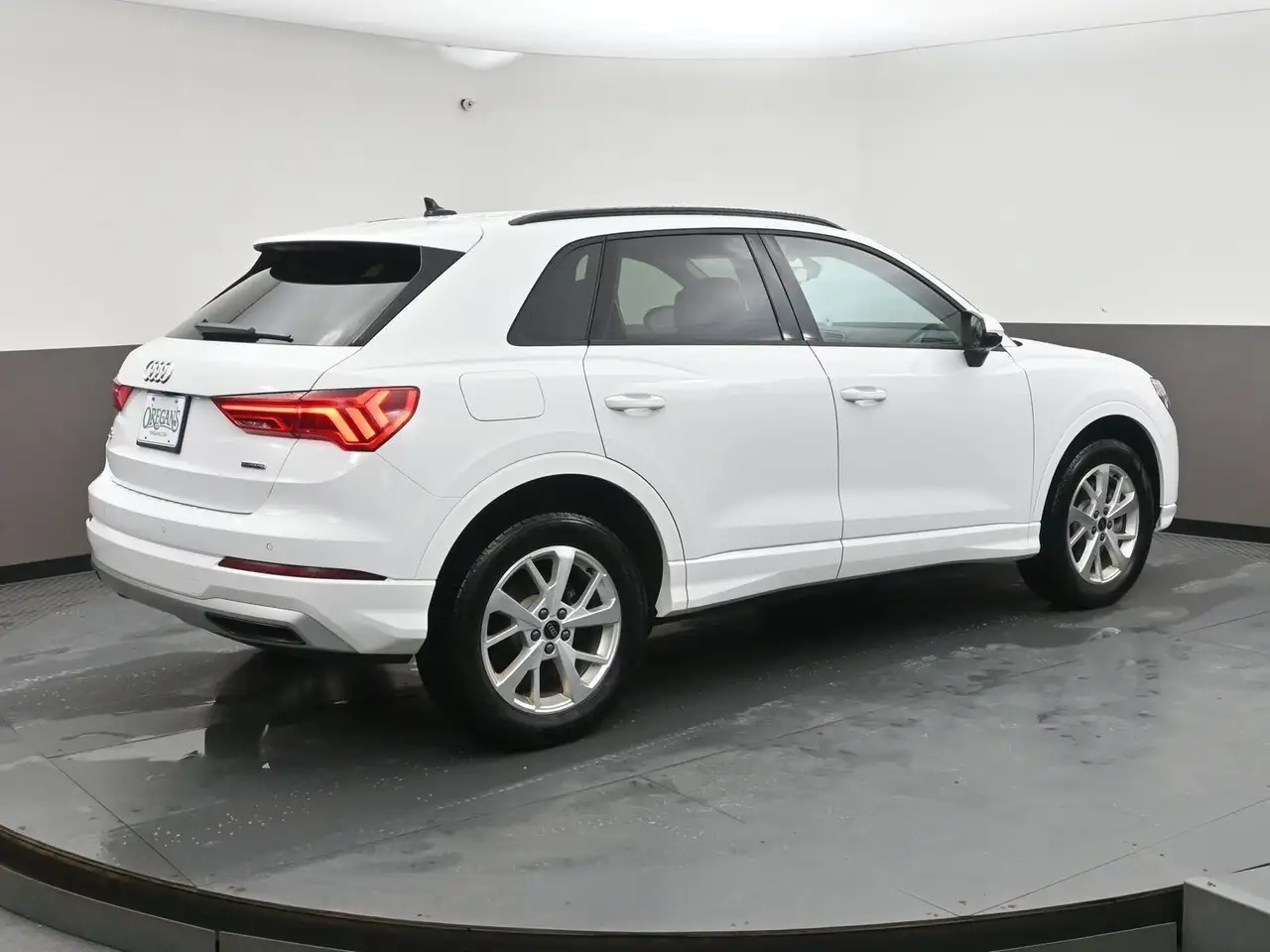 Audi Q3 снимка Audi Q3