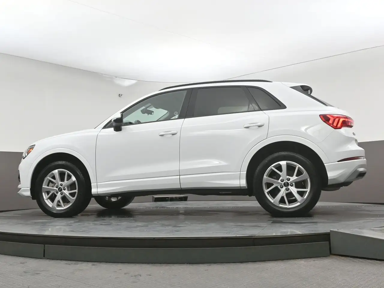 Audi Q3 снимка Audi Q3