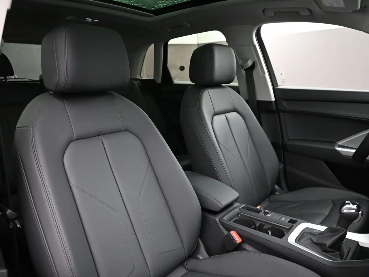 Audi Q3 снимка Audi Q3
