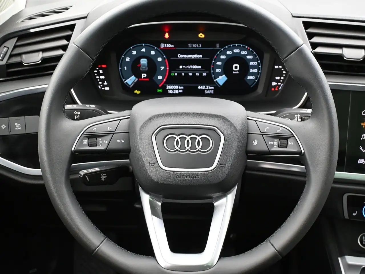 Audi Q3 снимка Audi Q3