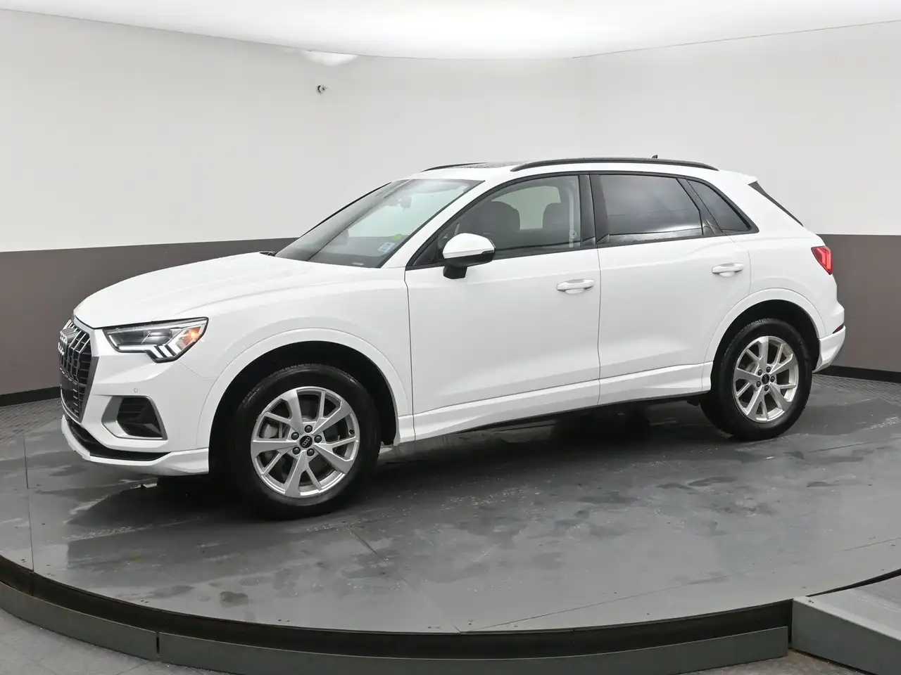 Audi Q3 снимка Audi Q3