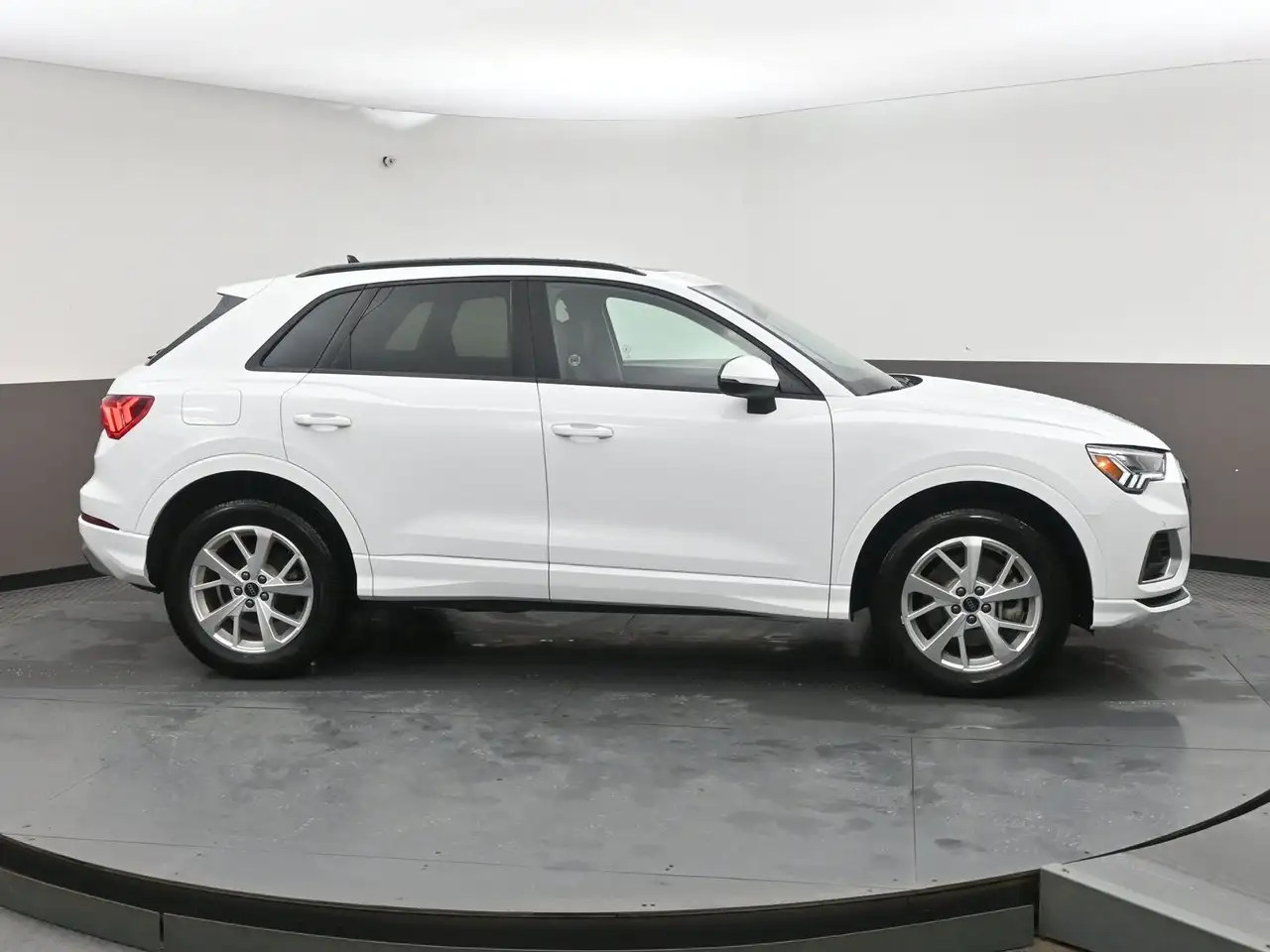 Audi Q3 снимка Audi Q3