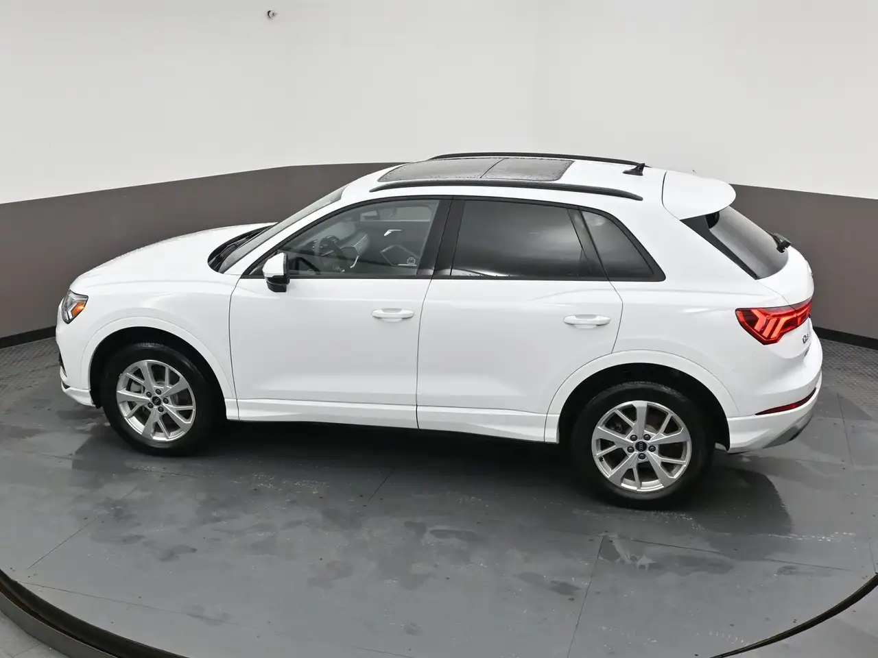 Audi Q3 снимка Audi Q3