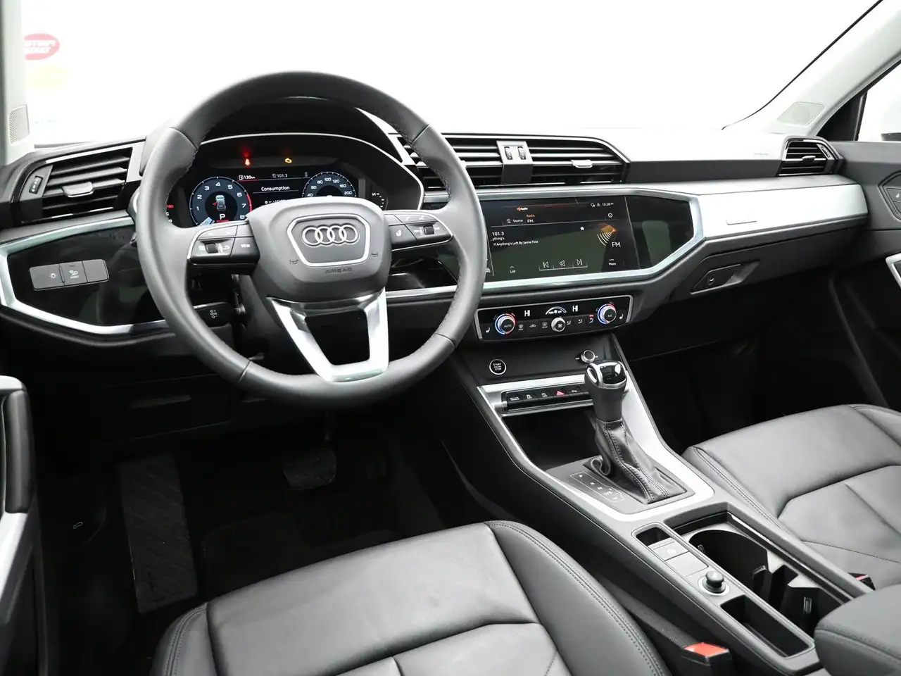 Audi Q3 снимка Audi Q3
