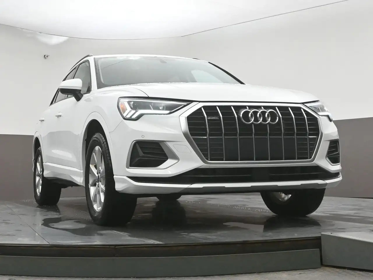 Audi Q3 снимка Audi Q3