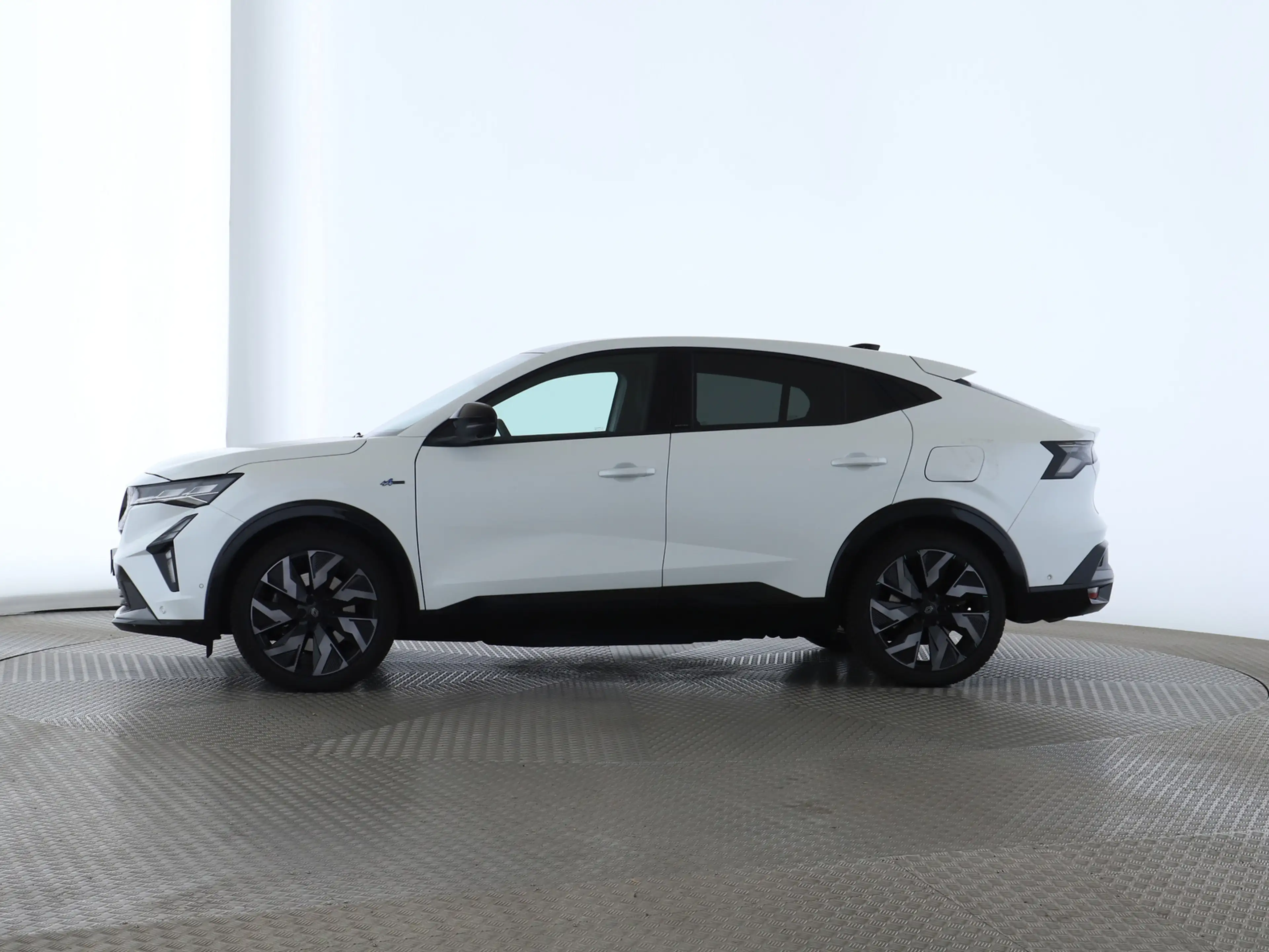 Renault Rafale Esprit Alpine E-Tech Plug-in Hybrid 300 4x4 — photo 2