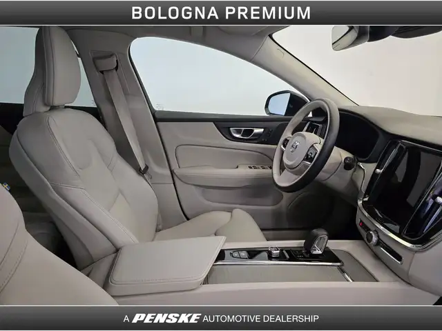 Volvo V60 view 3