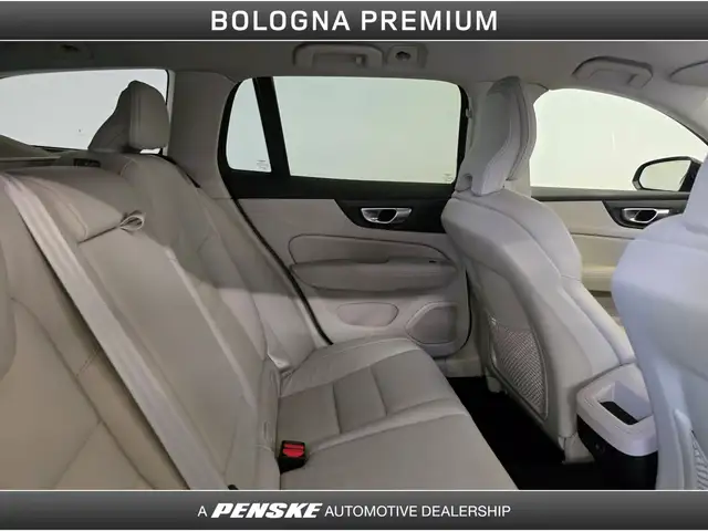 Volvo V60 view 5