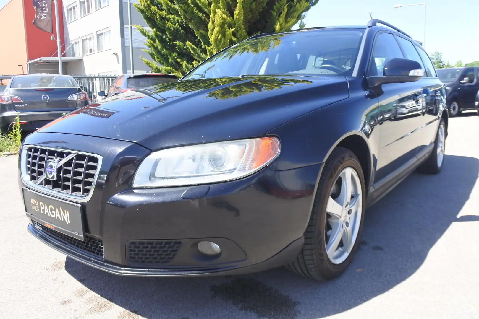 Volvo V70 V70 D5 Summum Geartronic Aut./Pickerl 4/2027 Schwarz - 1