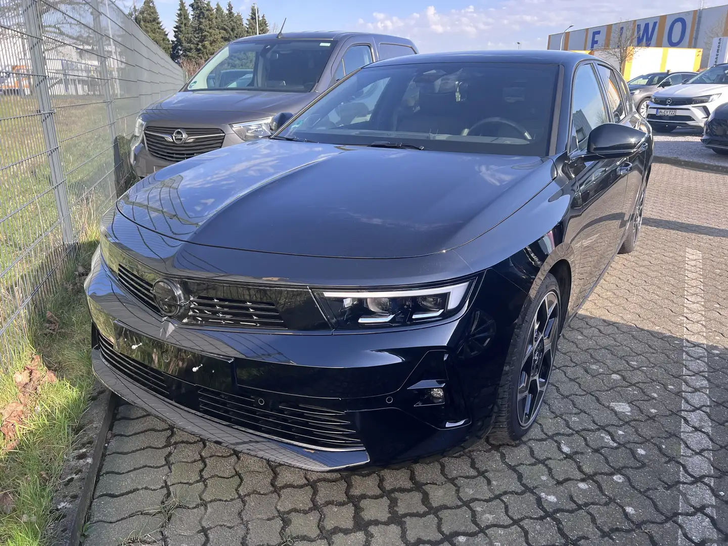 Opel Astra GS*Navi*Headup*Automatik*Tempomat* Schwarz - 2