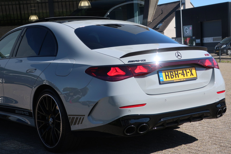 Mercedes-Benz E 53 AMG 4MATIC+ Edition 1 4D-BUR_4 — photo 10