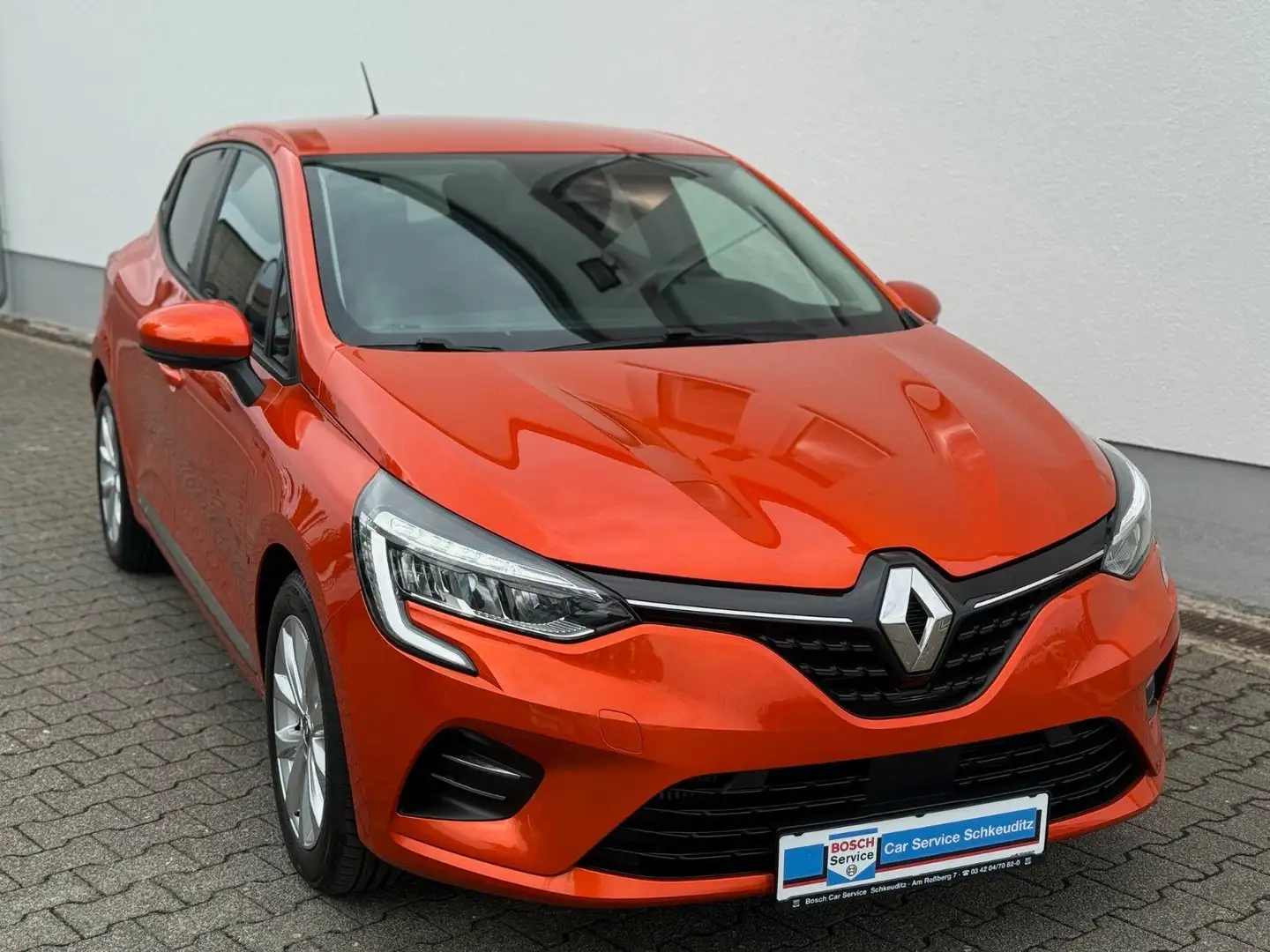 Renault Clio V Experience, LED, Navi, Apple CarPlay, DAB Orange - 1