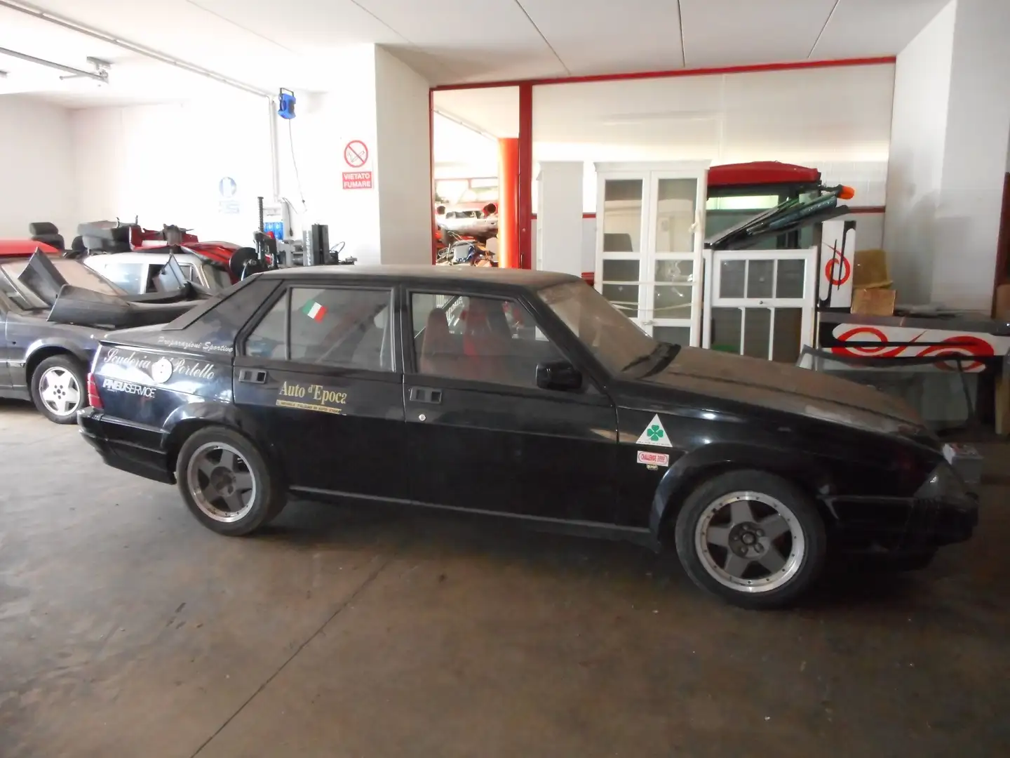 Alfa Romeo 75 Milano 2.5 V6 Negru - 2