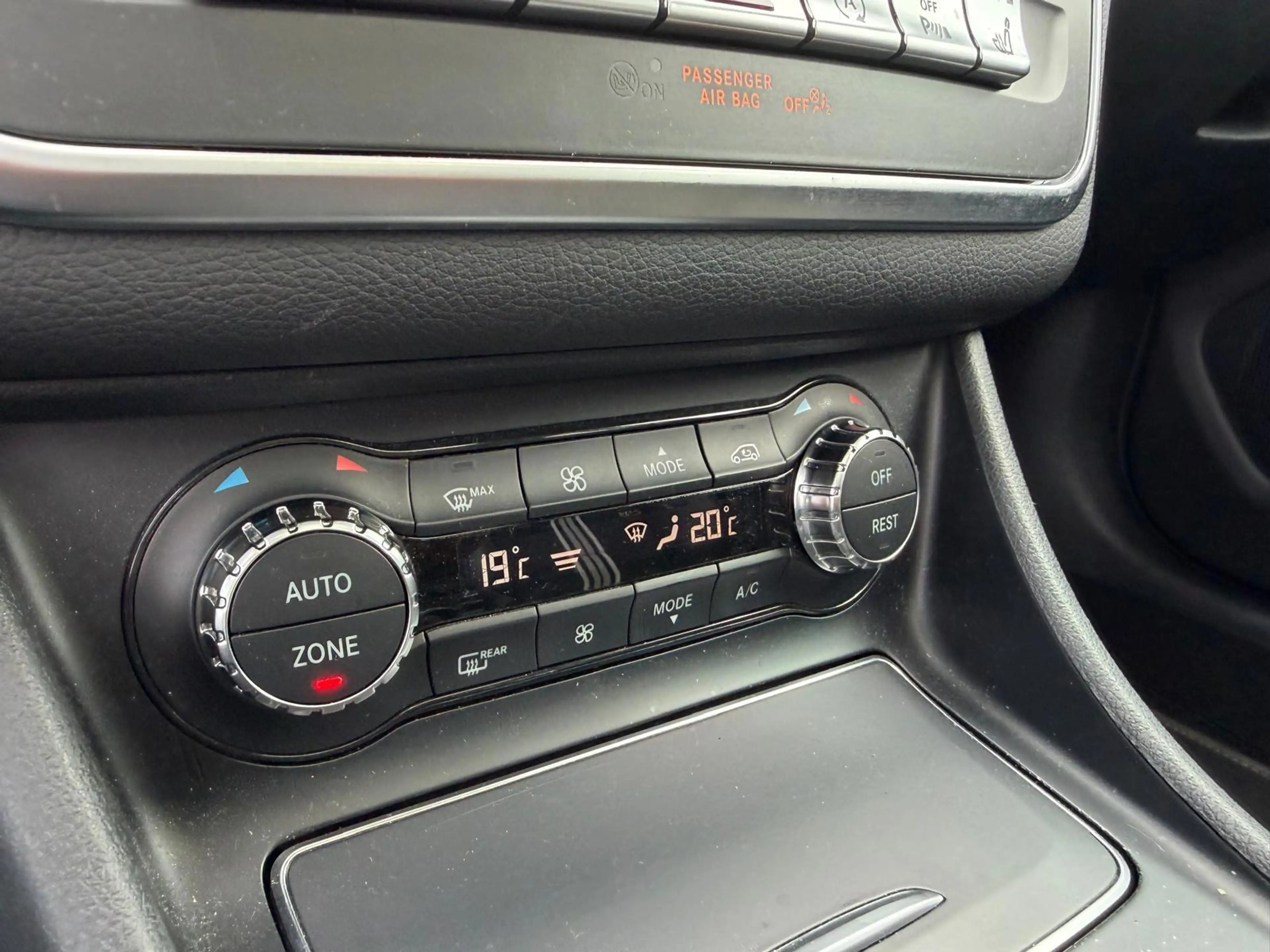 Mercedes-Benz GLA 180 Business Solution AMG-Camera- — photo 11