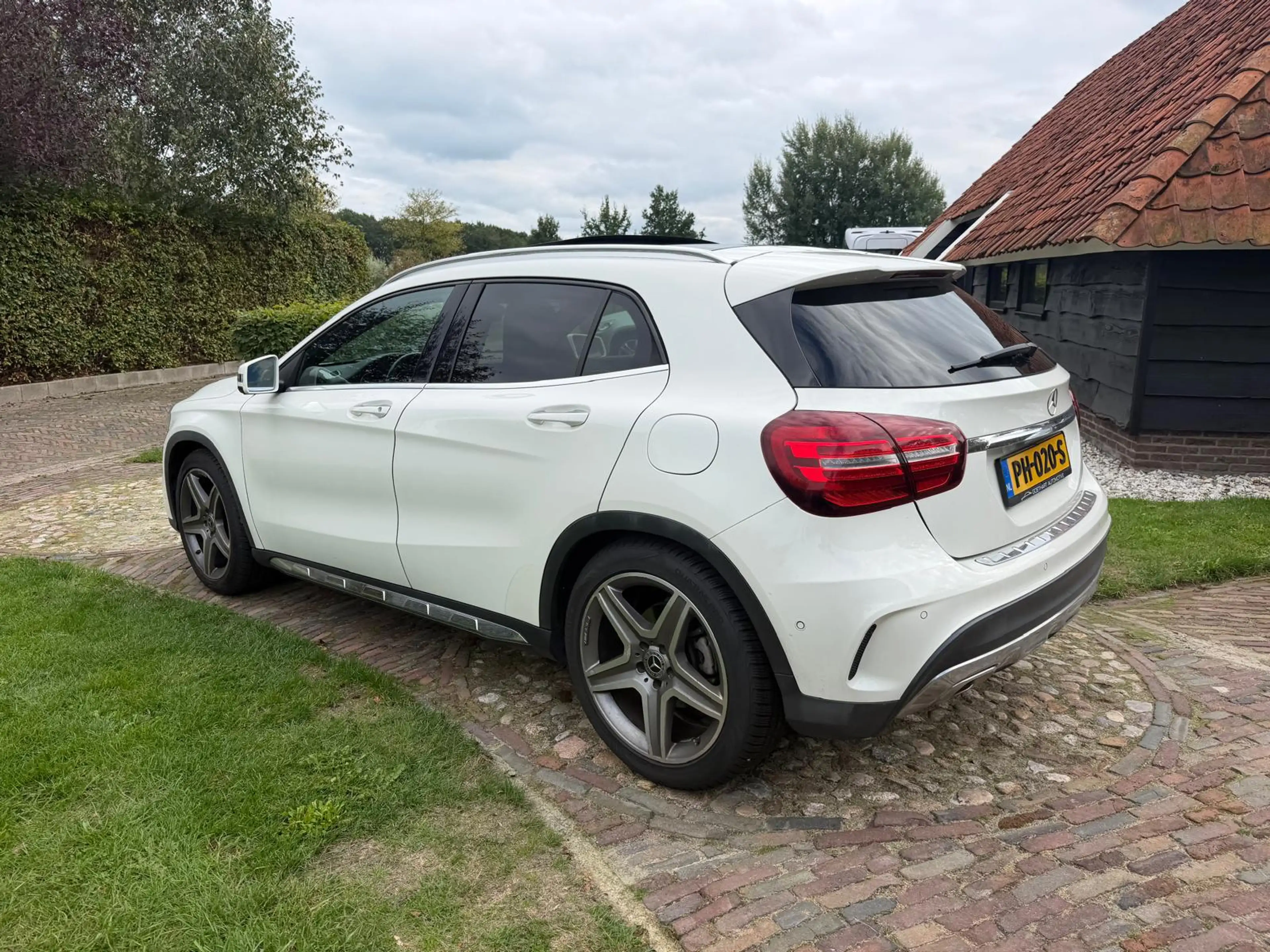 Mercedes-Benz GLA 180 Business Solution AMG-Camera- — photo 3