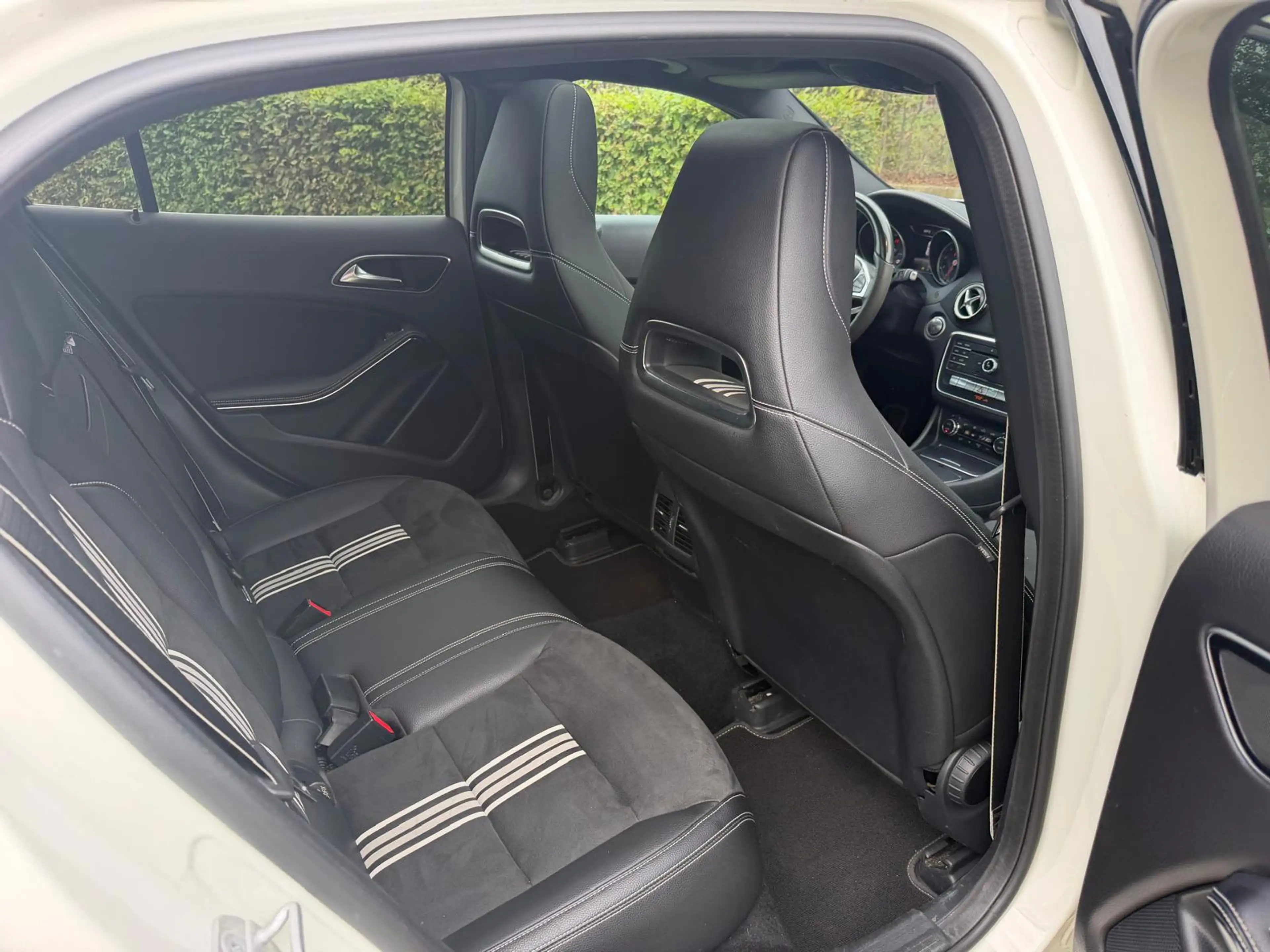 Mercedes-Benz GLA 180 Business Solution AMG-Camera- — photo 12