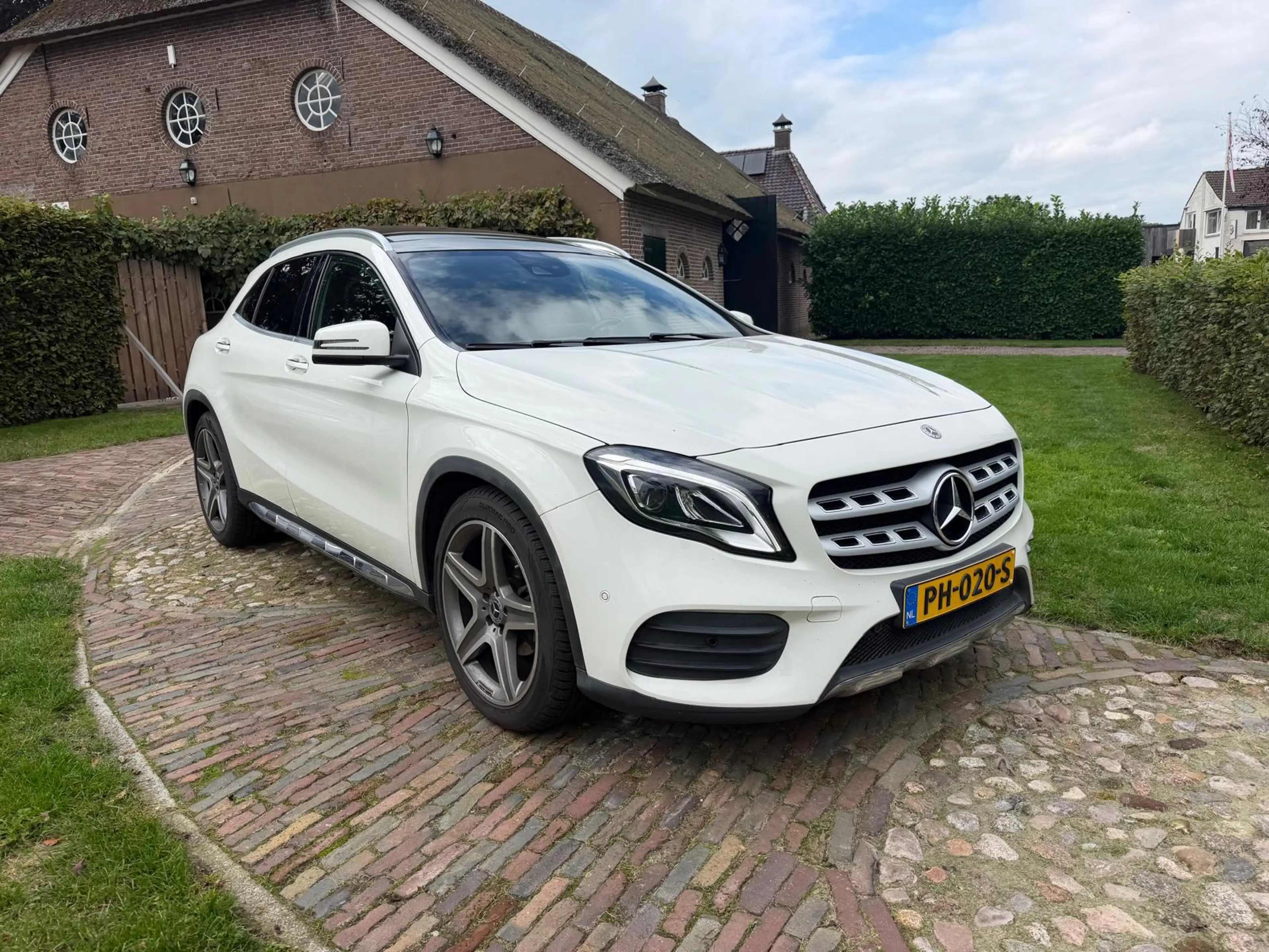 Mercedes-Benz GLA 180 Business Solution AMG-Camera- — photo 6