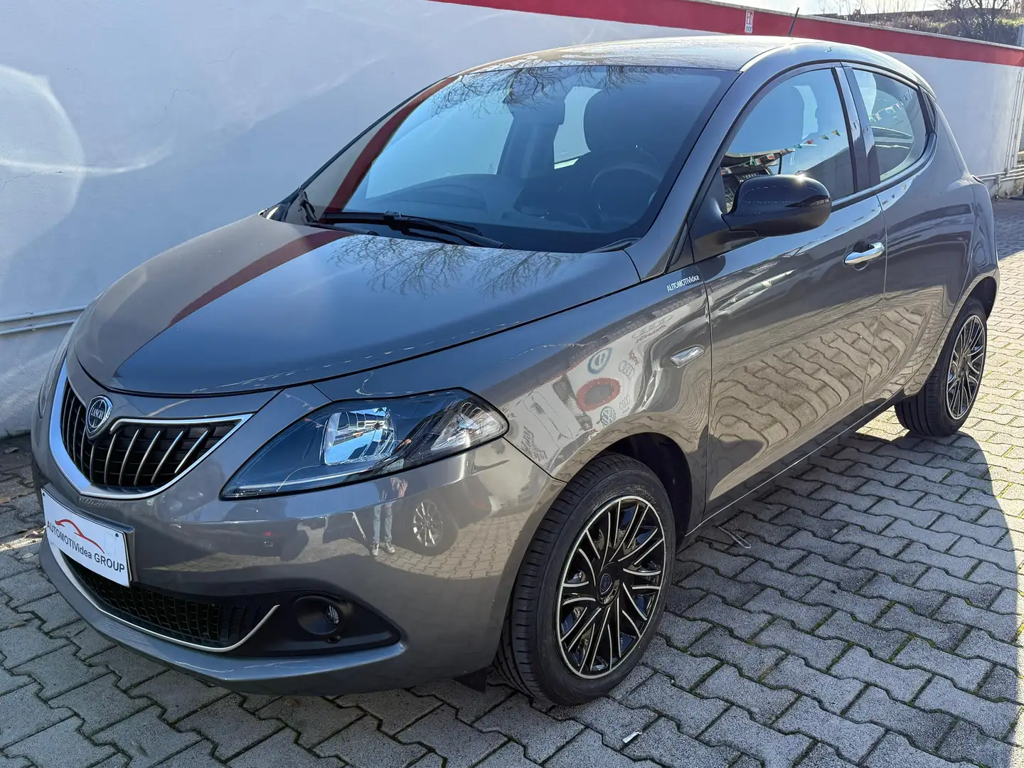 Lancia Ypsilon Ypsilon 1.0 hybrid Gold **PROMO SUMMER** Gris - 2