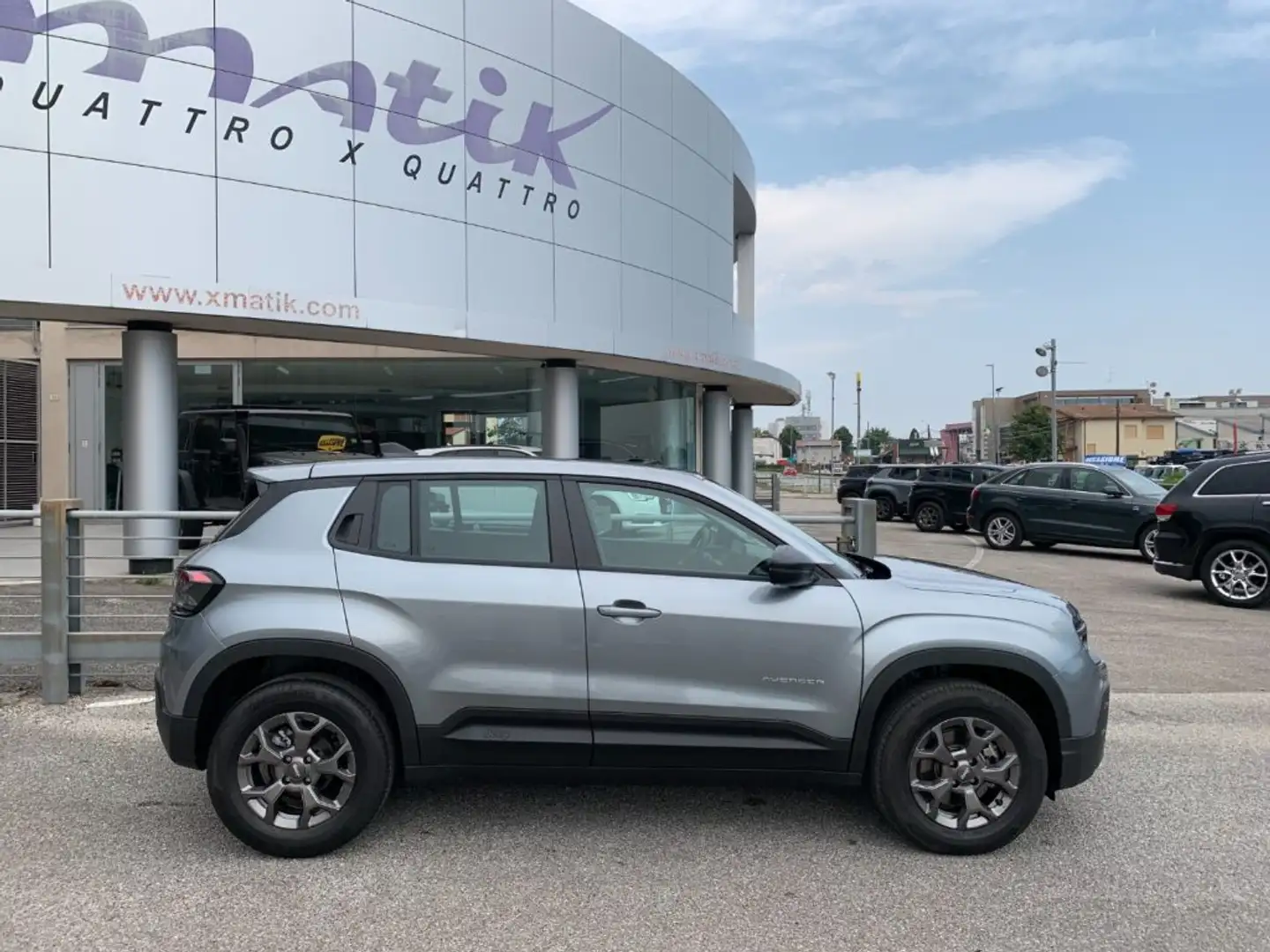 Jeep Avenger 1.2 Turbo MHEV Longitude AUTOMATICA Gris - 2