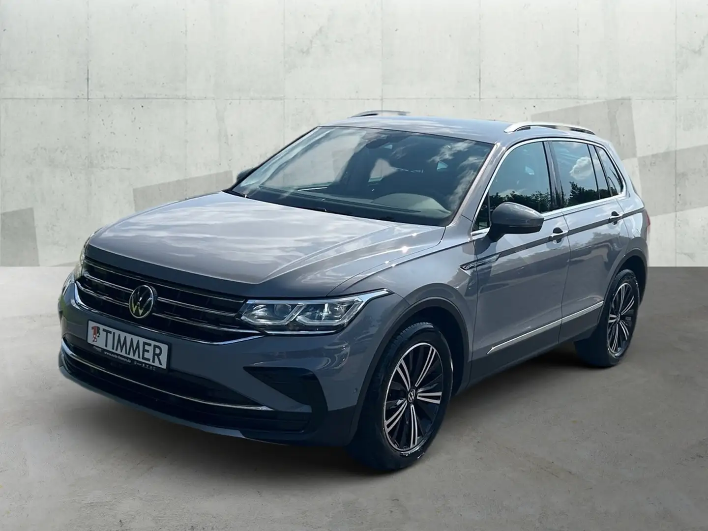 Volkswagen Tiguan 2.0 TDI DSG ELEGANCE *IQ.LIGHT *AHK *STHZG *ACC * Grijs - 2