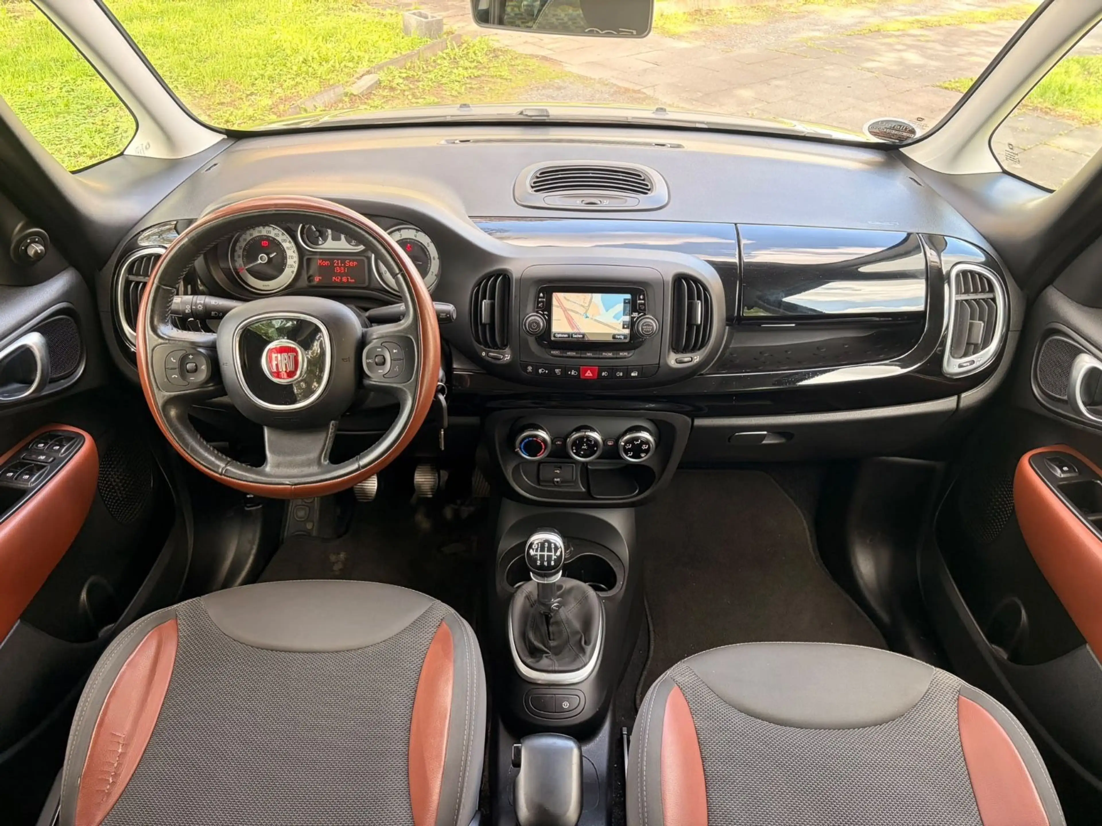 Fiat 500L Trekking. Navigation / Euro 6 — photo 2
