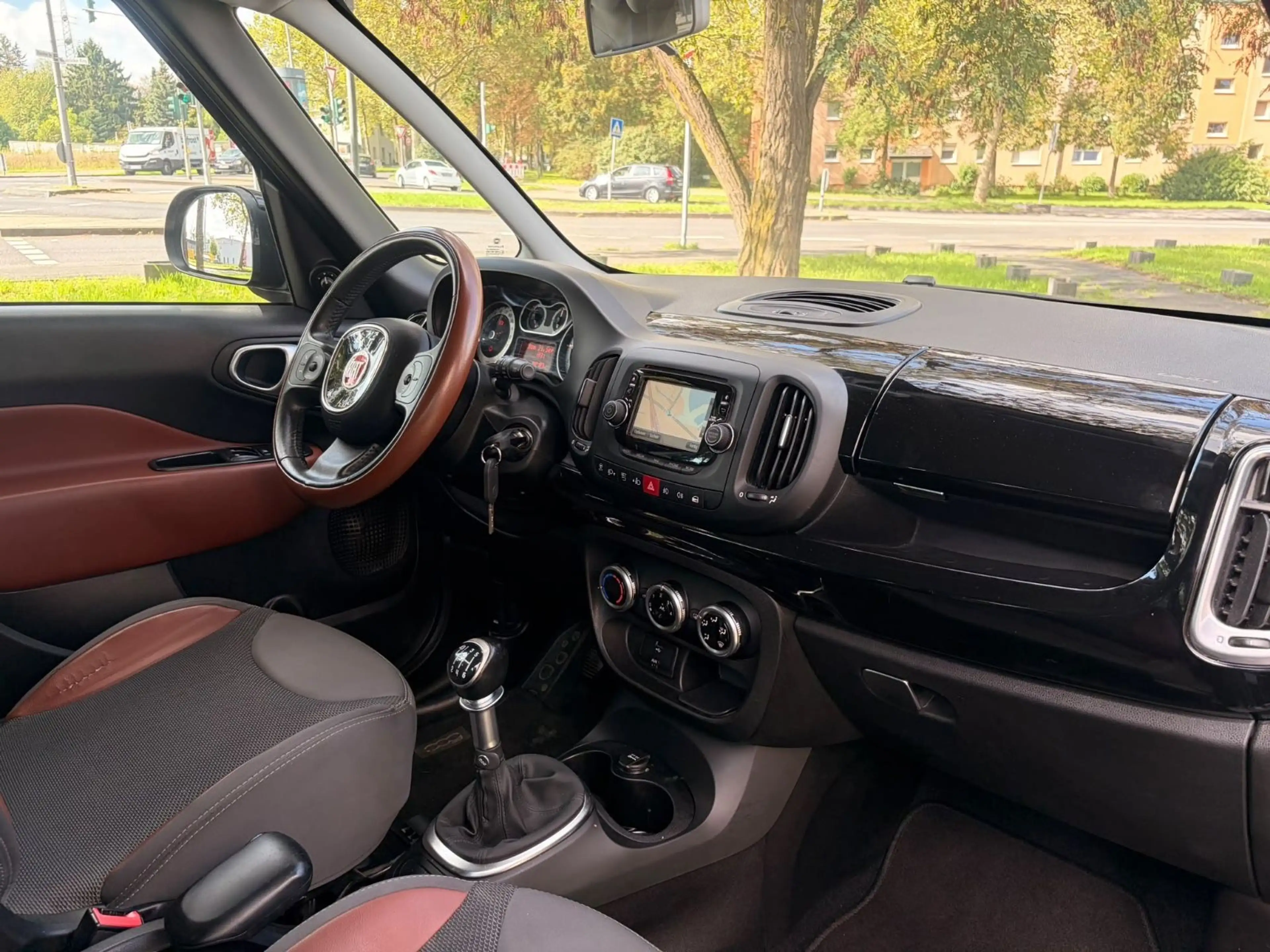 Fiat 500L Trekking. Navigation / Euro 6 — photo 12