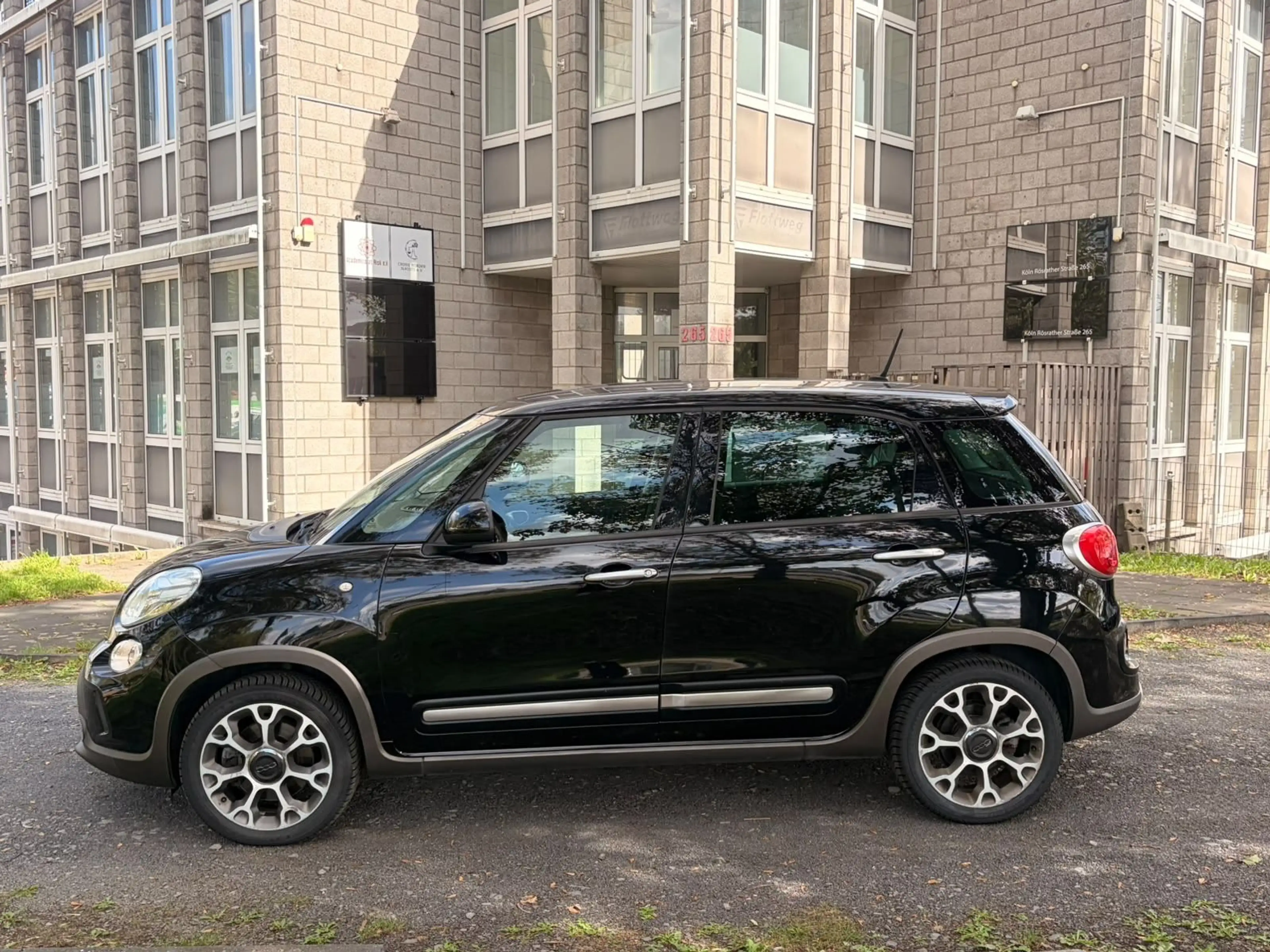 Fiat 500L Trekking. Navigation / Euro 6 — photo 3