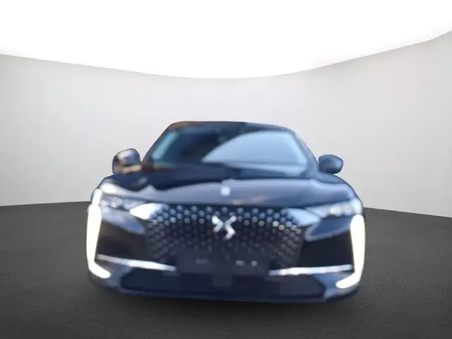 DS Automobiles DS 4 view 2