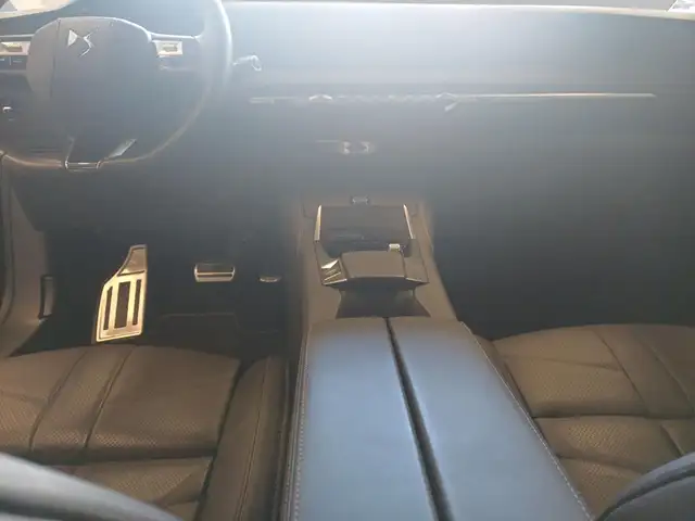 DS Automobiles DS 4 view 10