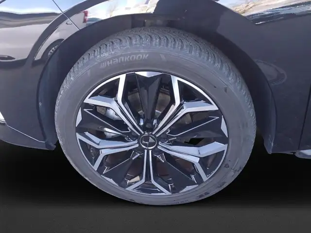 DS Automobiles DS 4 view 8