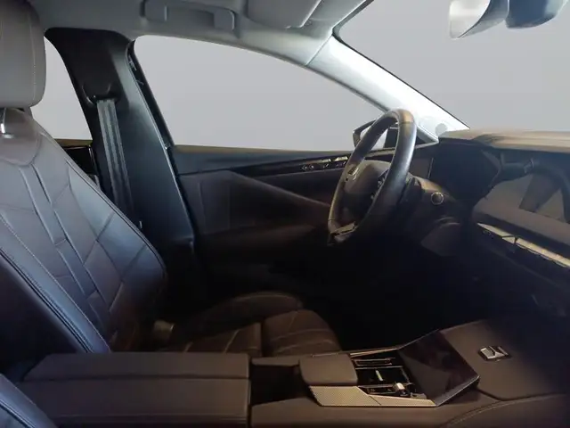 DS Automobiles DS 4 view 11