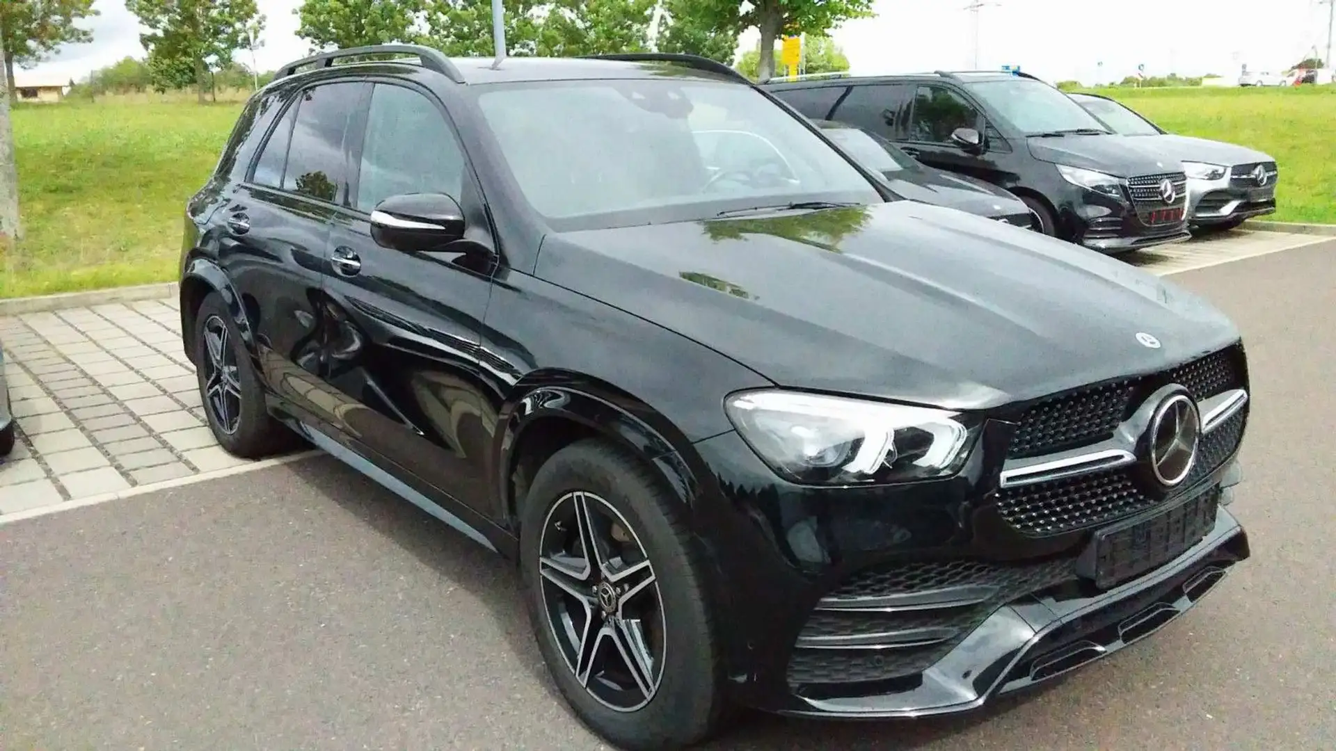 Mercedes-Benz GLE 450 Airmatic*Distro*360*AHK*Night*HUD*20 Schwarz - 2