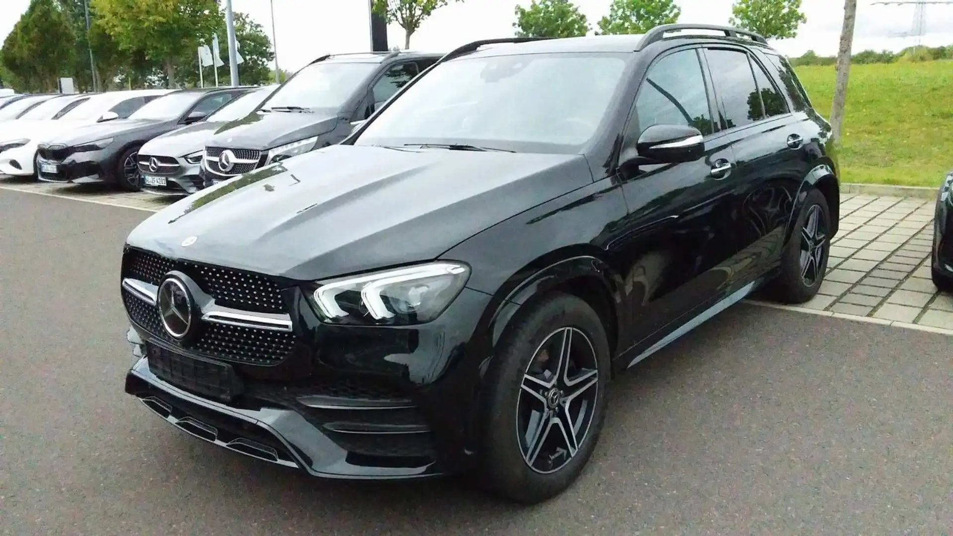Mercedes-Benz GLE 450 Airmatic*Distro*360*AHK*Night*HUD*20 Schwarz - 1