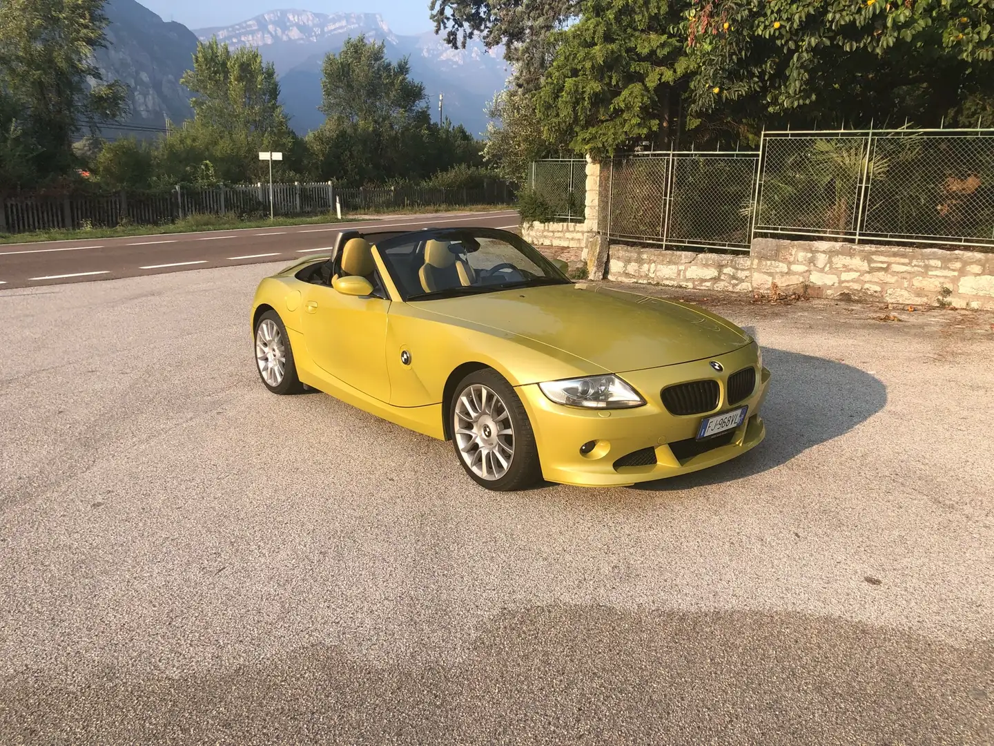 BMW Z4 Roadster 3.0i žuta - 1