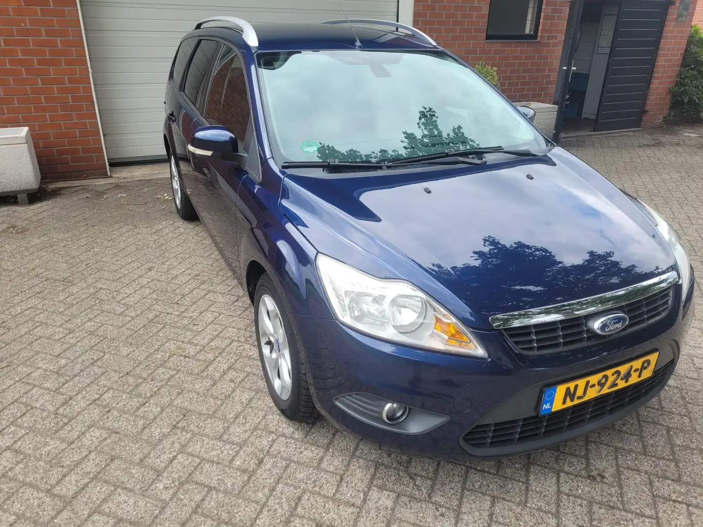 Ford Focus Wagon 1.6 Comfort BT-Audio | CruiseControl Blauw - 2