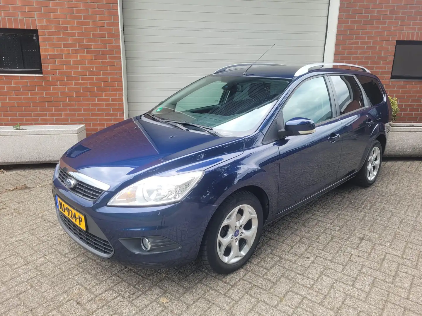 Ford Focus Wagon 1.6 Comfort BT-Audio | CruiseControl Blauw - 1