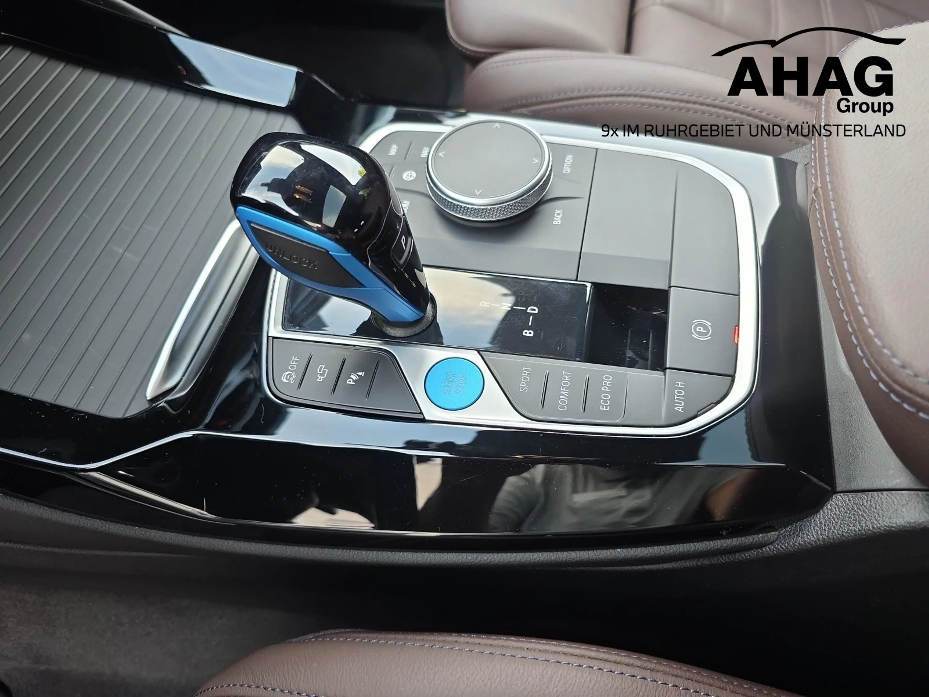 BMW iX3 — photo 12
